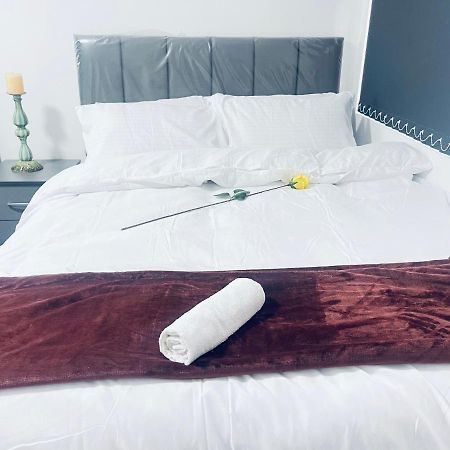1 Bed Apartment With 2 Beds 1 Double Plus 1 Single برمنغهام المظهر الخارجي الصورة