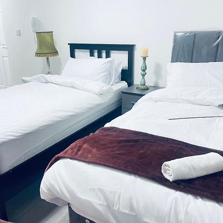 1 Bed Apartment With 2 Beds 1 Double Plus 1 Single برمنغهام المظهر الخارجي الصورة