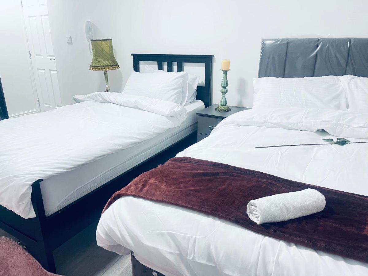 1 Bed Apartment With 2 Beds 1 Double Plus 1 Single برمنغهام المظهر الخارجي الصورة
