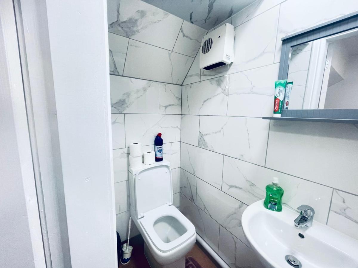1 Bed Apartment With 2 Beds 1 Double Plus 1 Single برمنغهام المظهر الخارجي الصورة