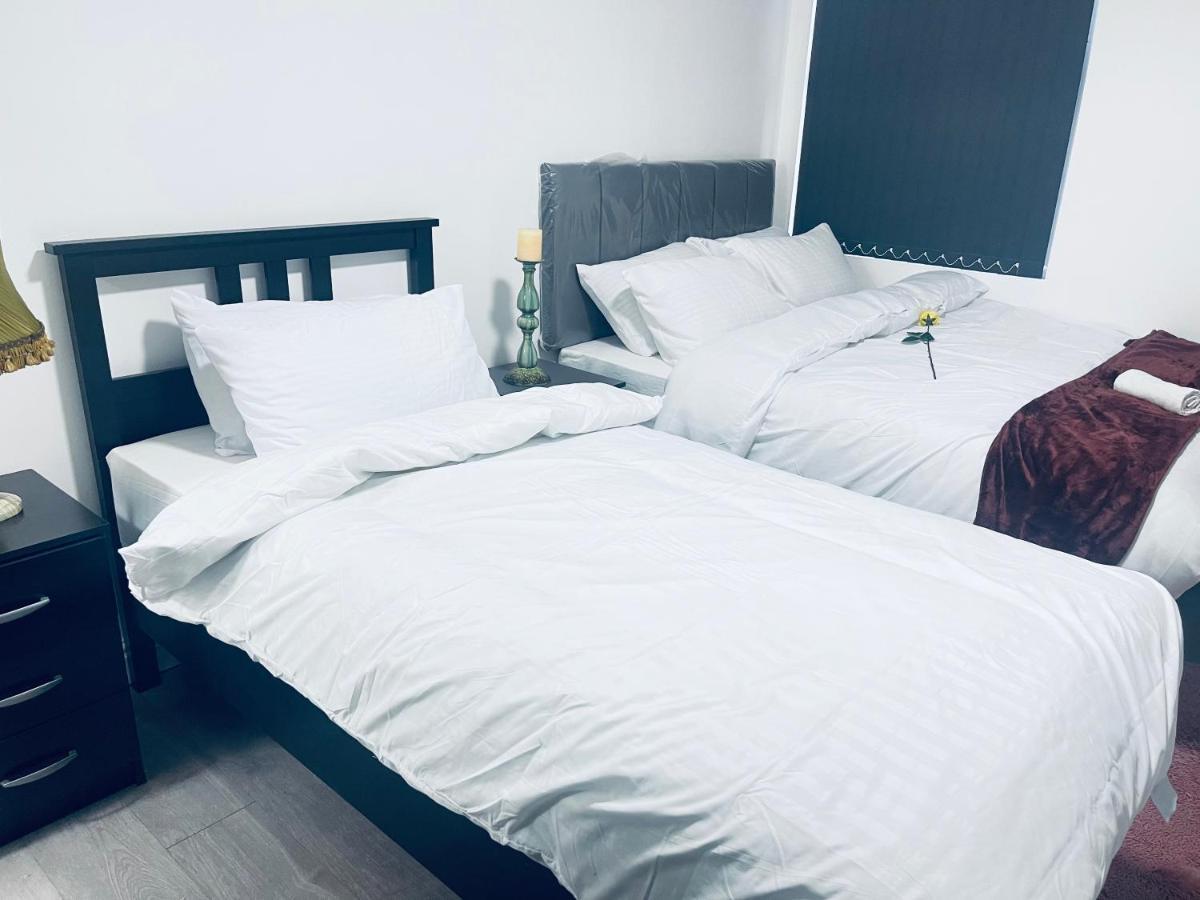 1 Bed Apartment With 2 Beds 1 Double Plus 1 Single برمنغهام المظهر الخارجي الصورة