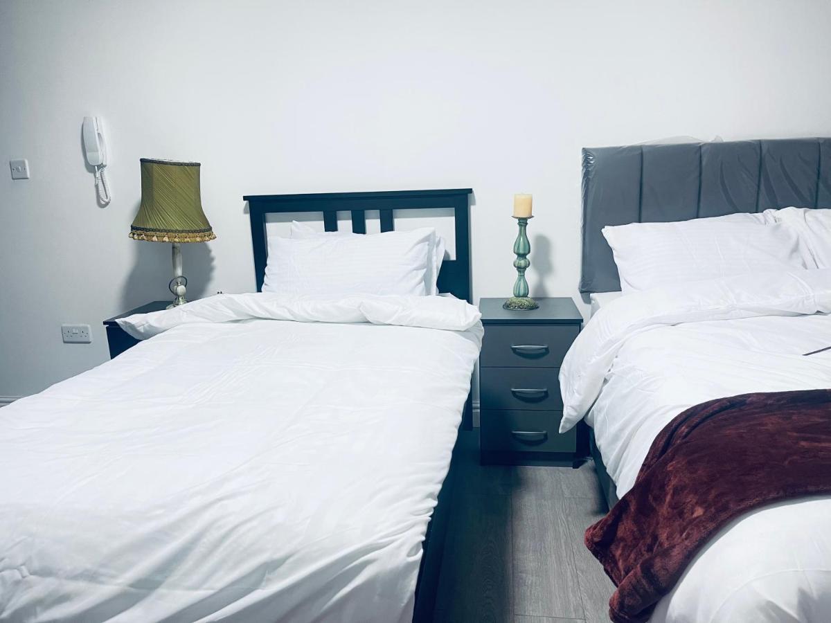 1 Bed Apartment With 2 Beds 1 Double Plus 1 Single برمنغهام المظهر الخارجي الصورة