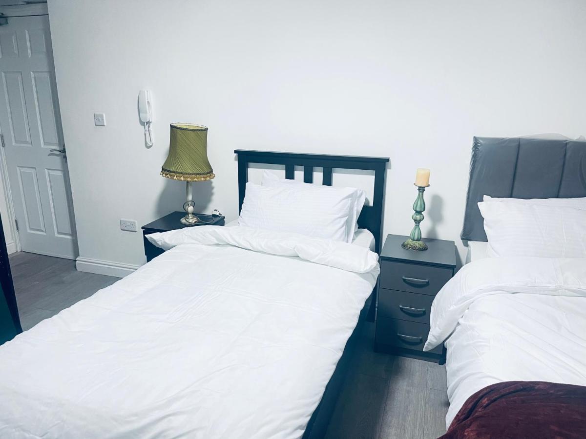 1 Bed Apartment With 2 Beds 1 Double Plus 1 Single برمنغهام المظهر الخارجي الصورة
